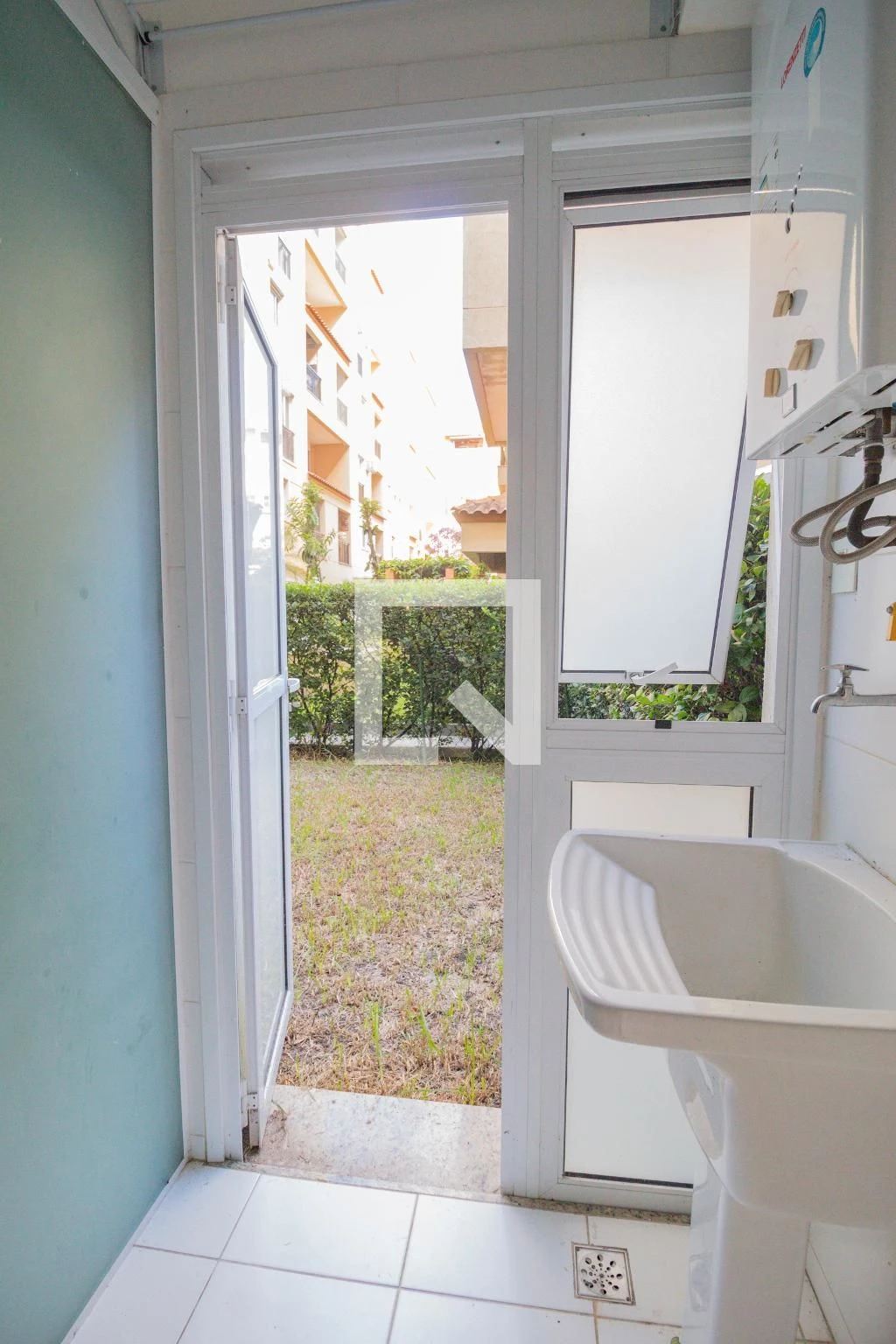 Furnished apartment, 75 m², with a walk-in closet — photo 49