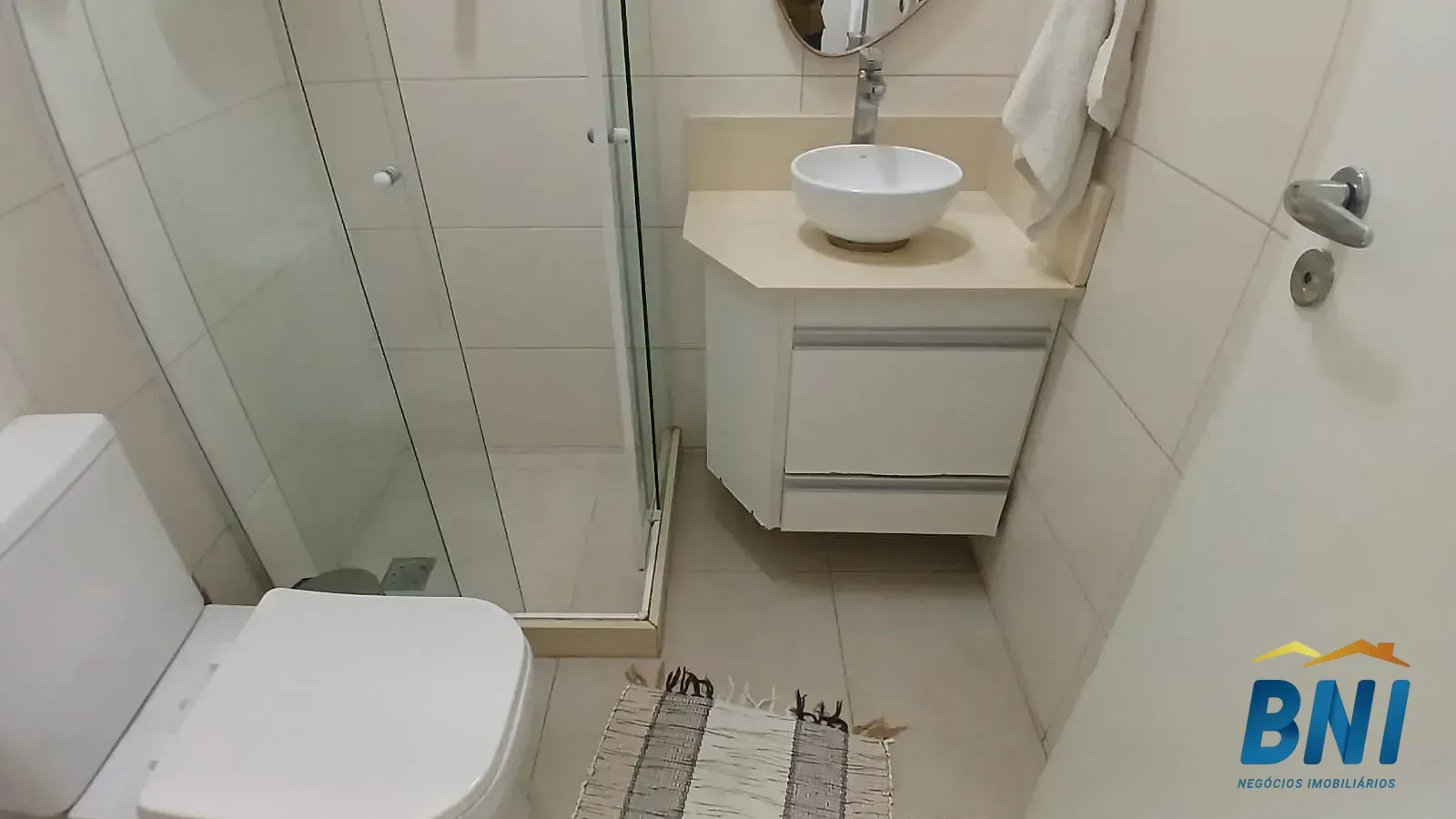 Apartamento de 2 quartos com cozinha integrada e varanda — photo 20
