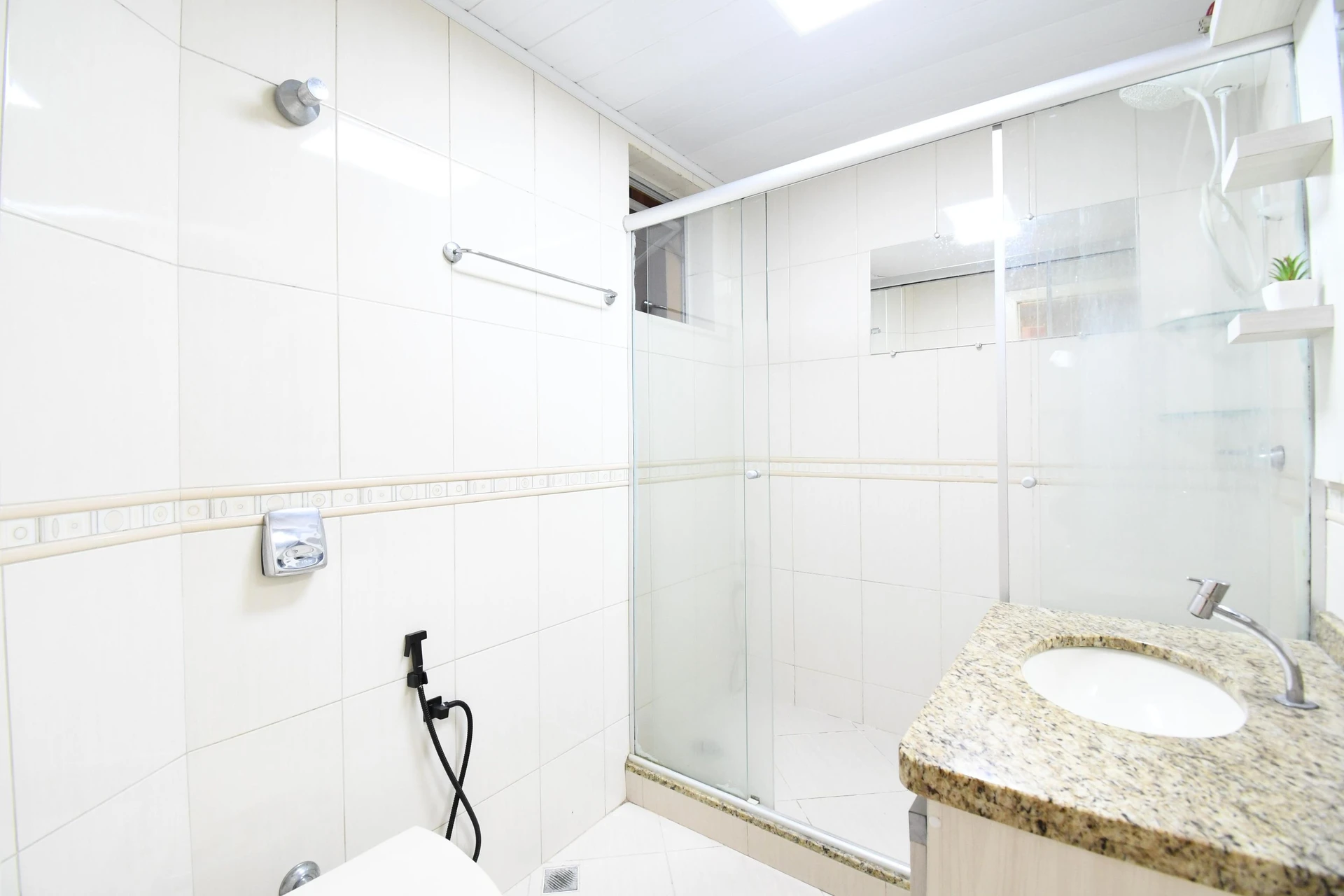 Furnished apartment, 68 m², with a washing machine — photo 13