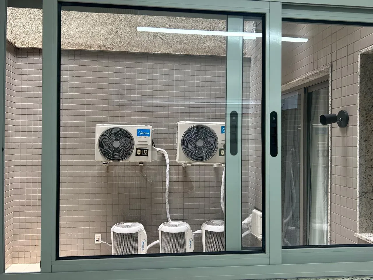 4-bedroom apartment in a building with a sauna — photo 31