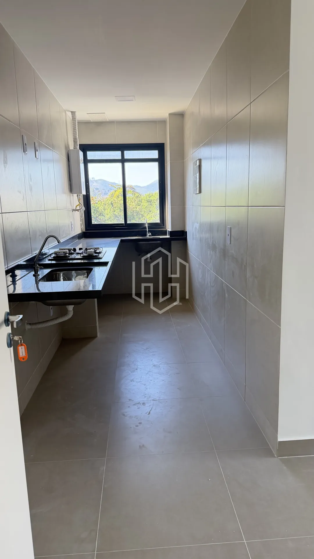 Балкон з грилем та 2 спальні: квартира 59 м² — photo 2