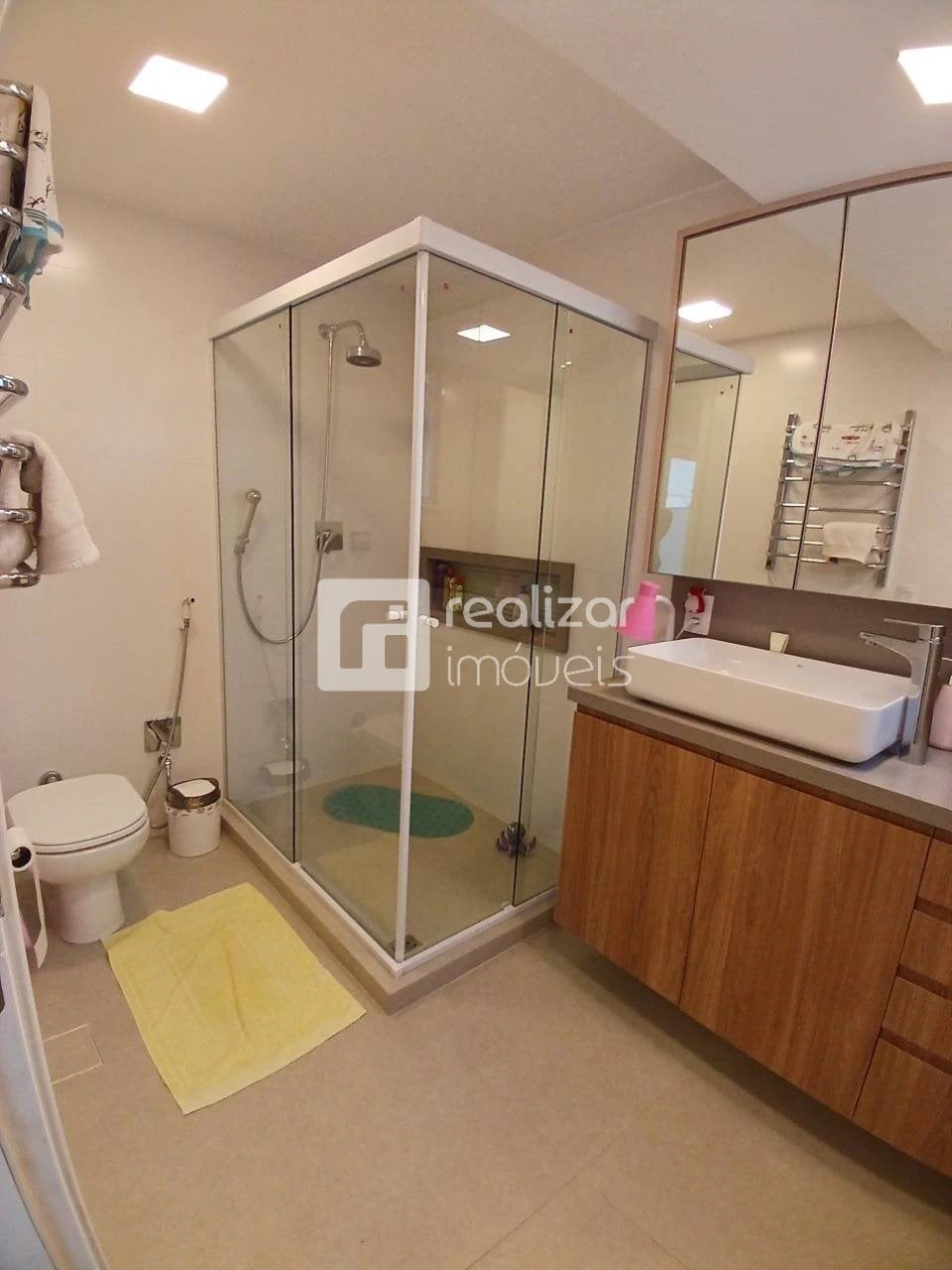 Furnished apartment, 228 m², with floor-to-ceiling windows — photo 16