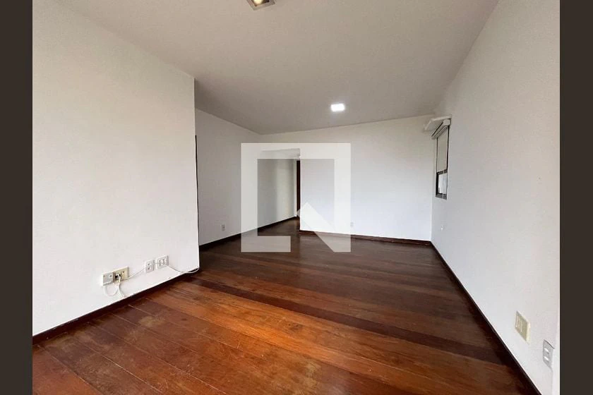 Glass-enclosed balcony in a 3-bedroom apartment, 103 m² — photo 22