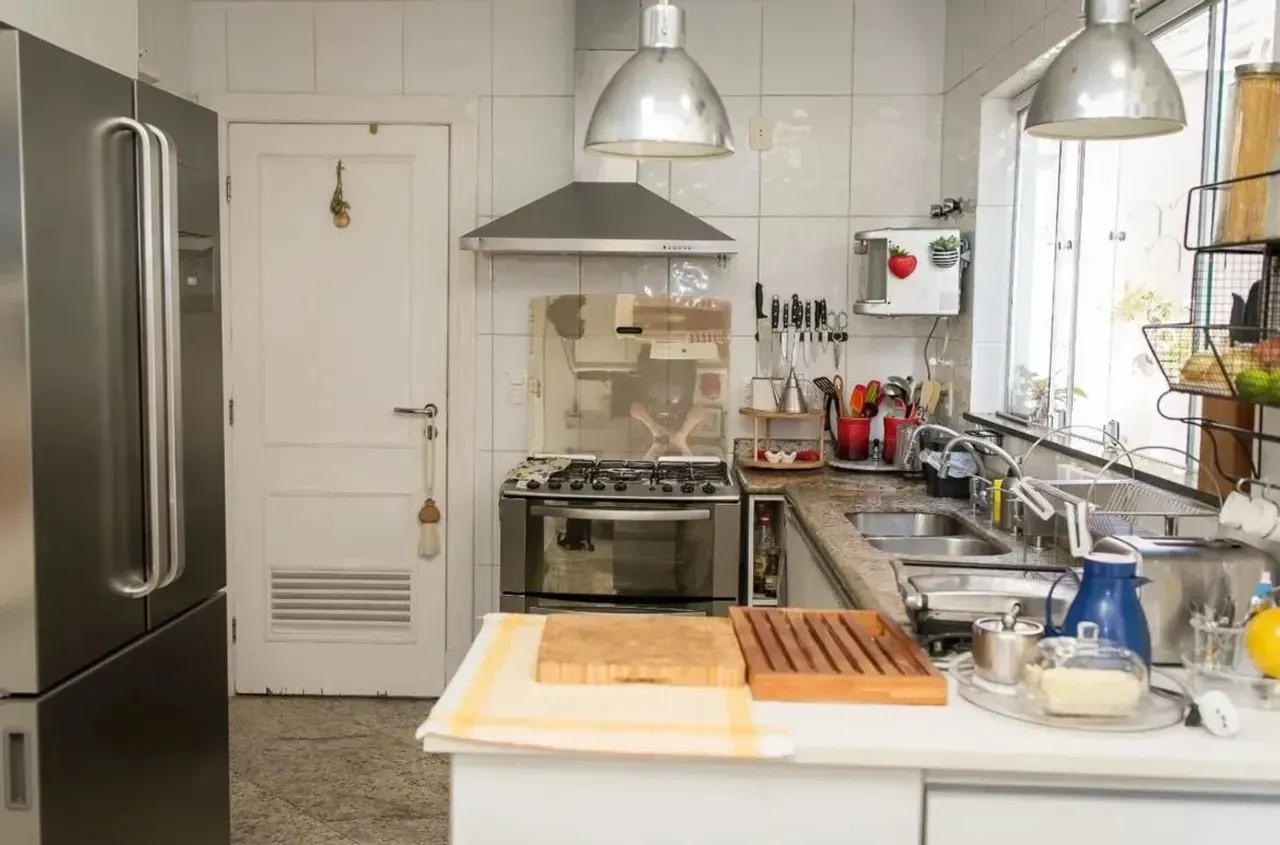 Furnished 3-bedroom house with a workspace corner 360 m² — photo 4