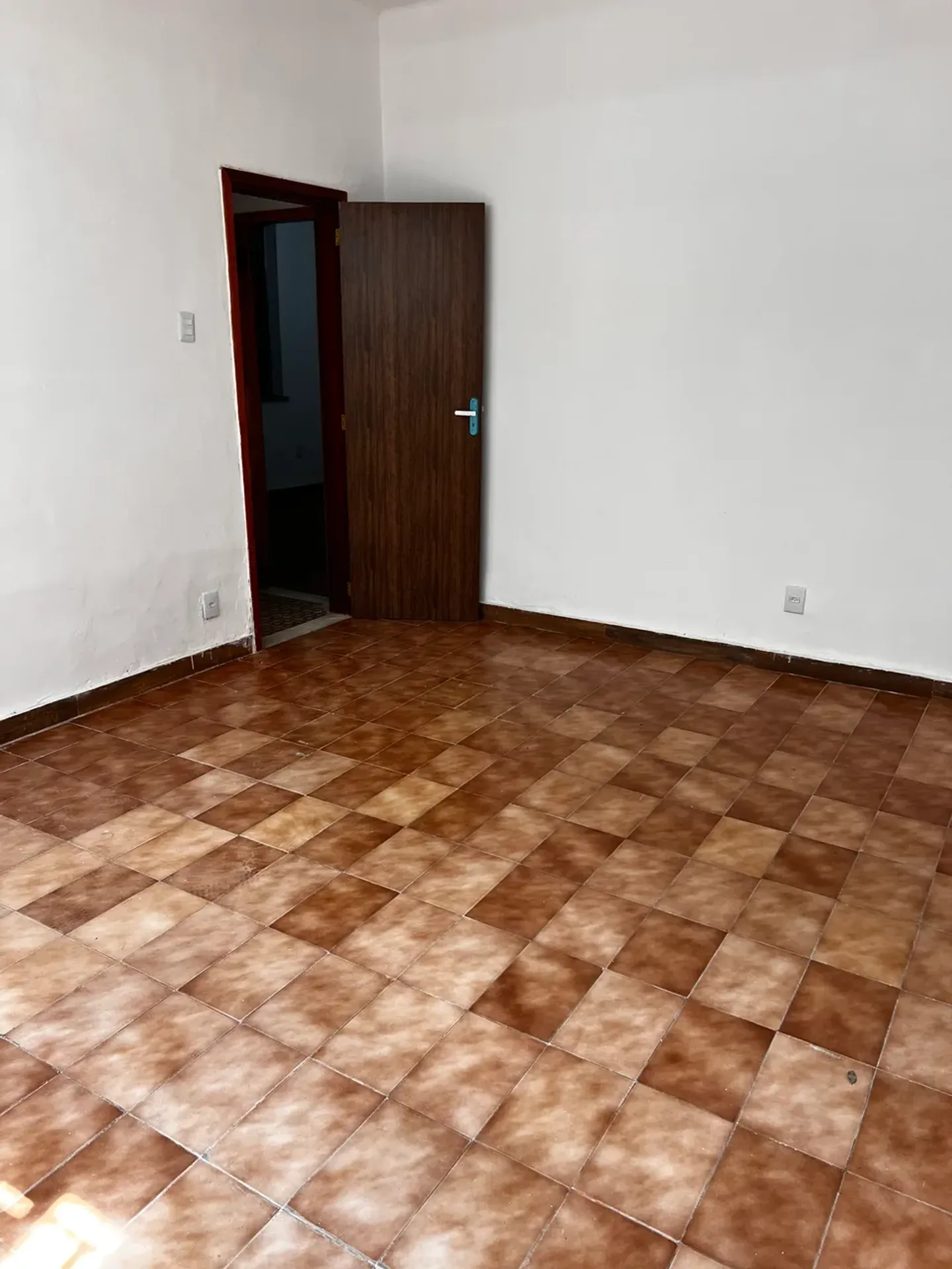Немеблированная квартира с 1 спальней и 100 м² — photo 13
