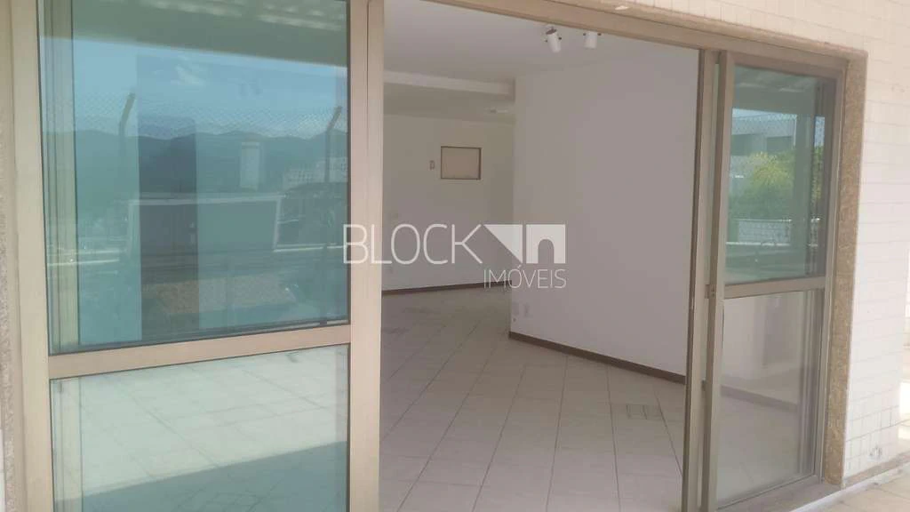 183 m² unfurnished apartment with 3 bedrooms and mountain view — photo 25