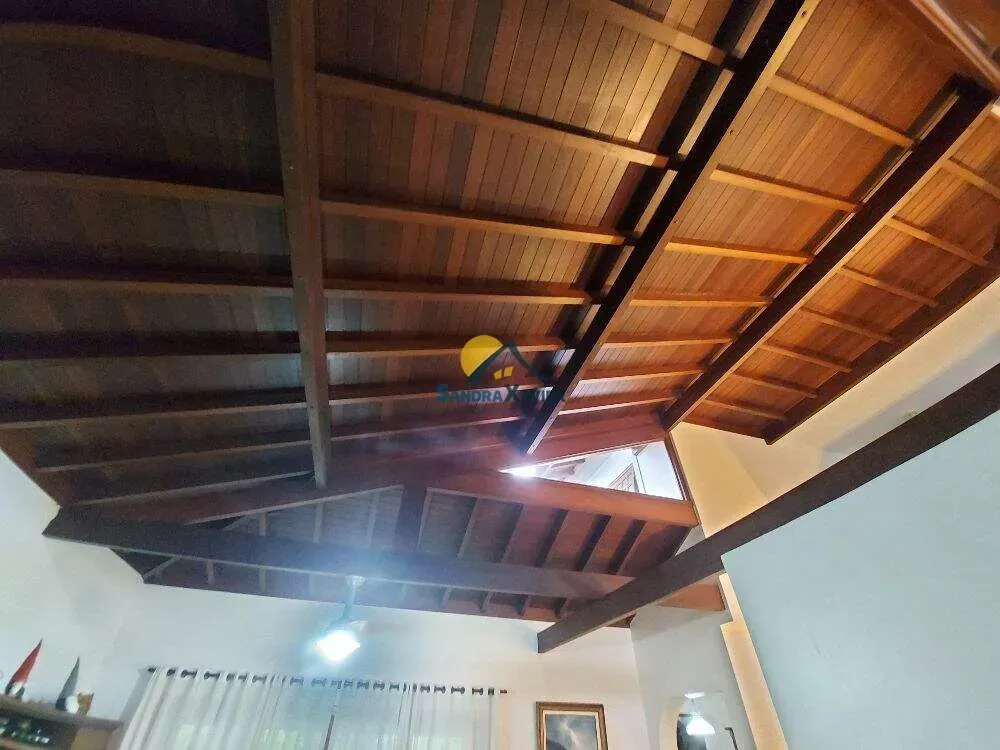 House with 4 bedrooms and 5 bathrooms for rent — photo 18