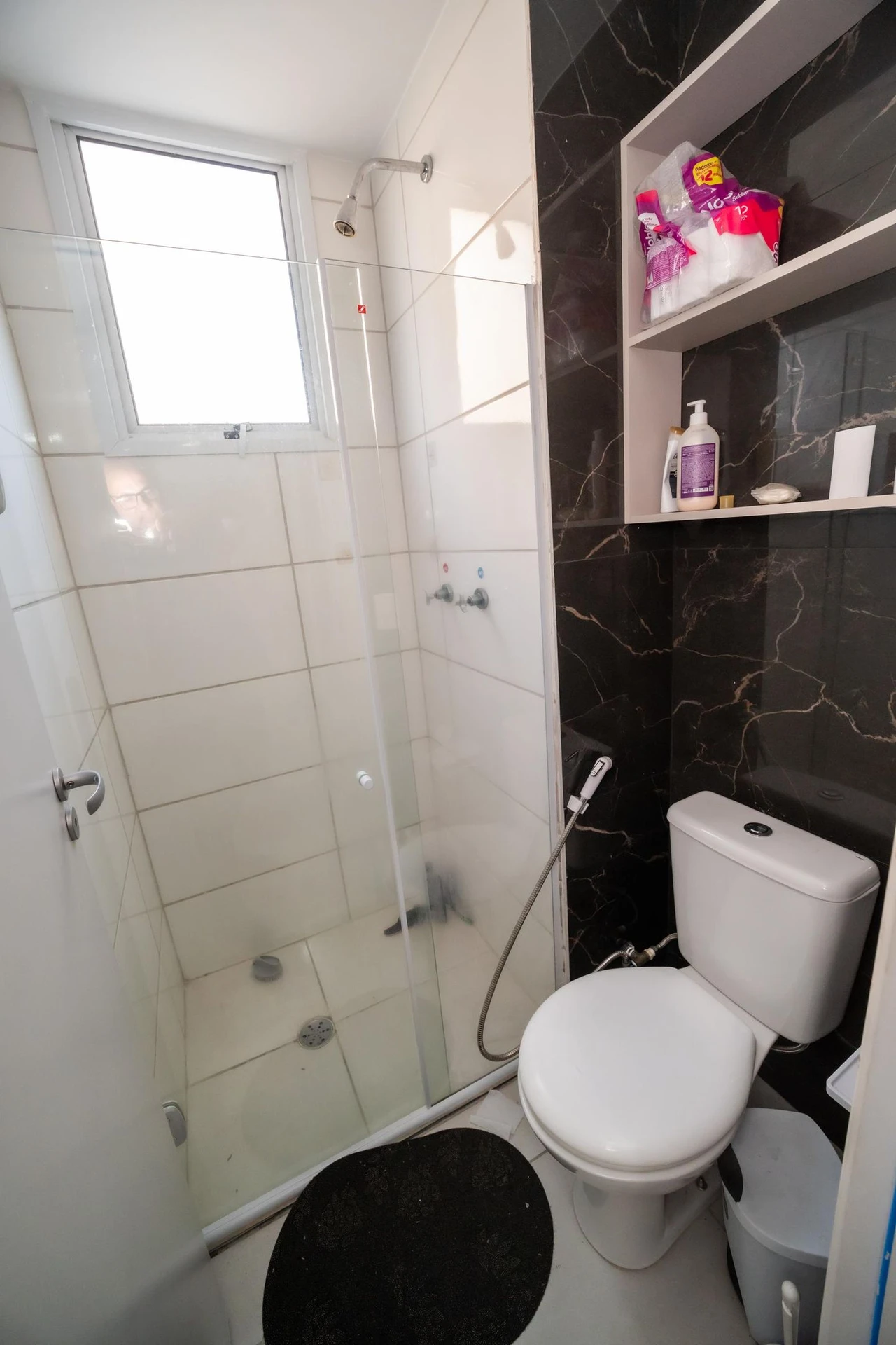 2-bedroom apartment in a building with a gym — photo 17