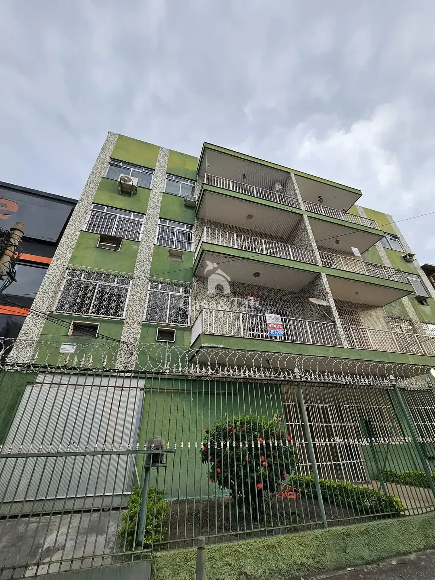Unfurnished apartment with air conditioning and 3 bedrooms — photo 2