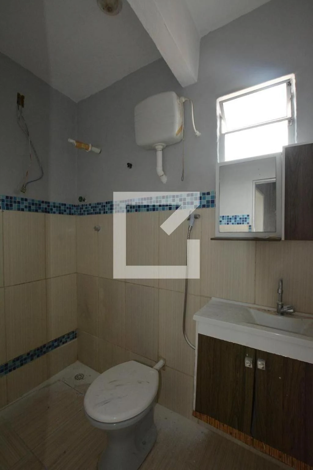 Unfurnished 2-bedroom apartment with private BBQ balcony — photo 33