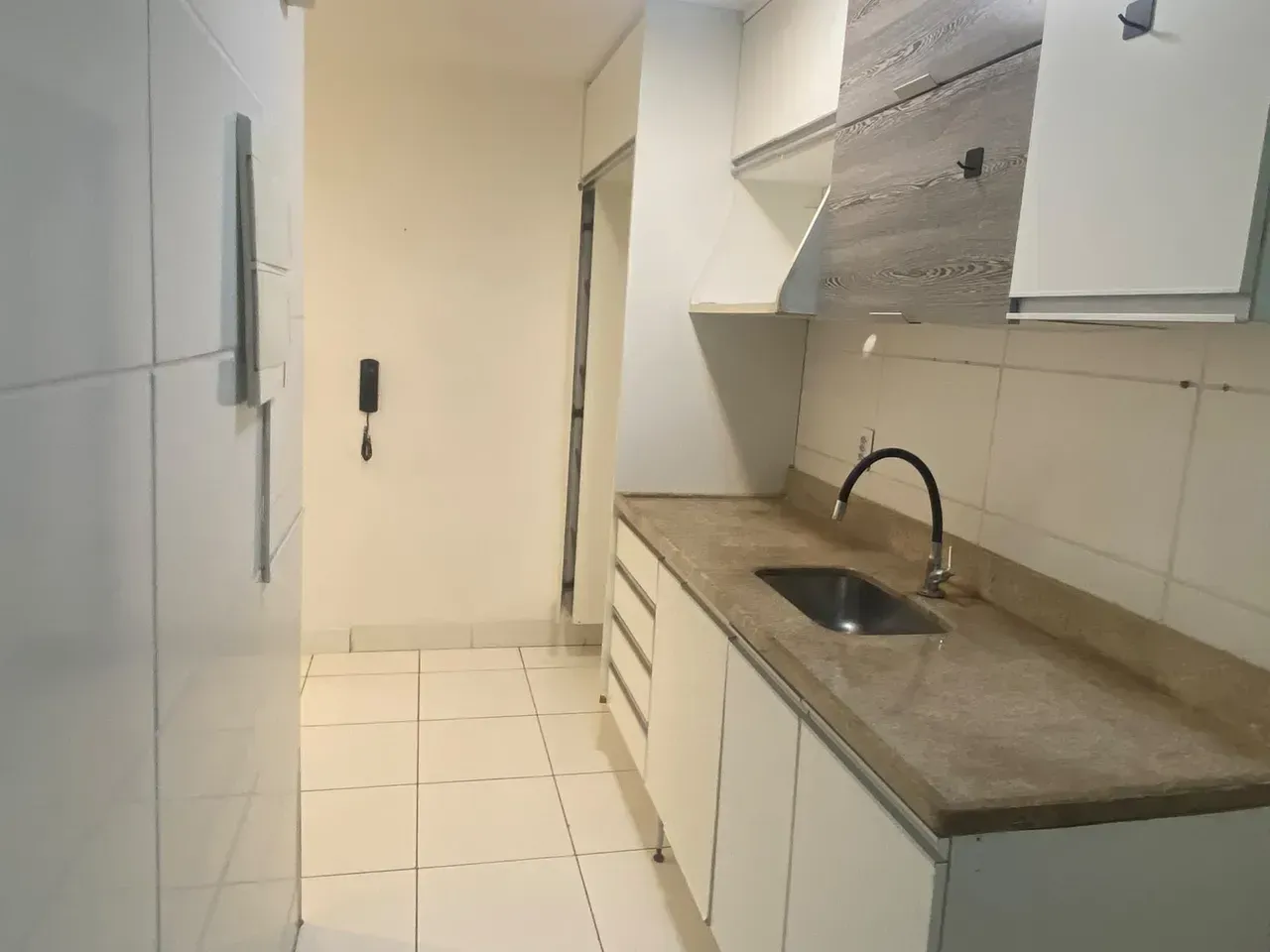 3-bedroom apartment with a mountain view in Rio de Janeiro — photo 12