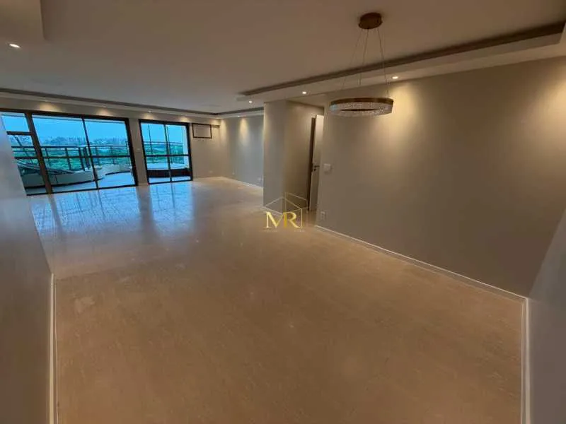 Apartment, 170 m², with a jacuzzi — photo 11