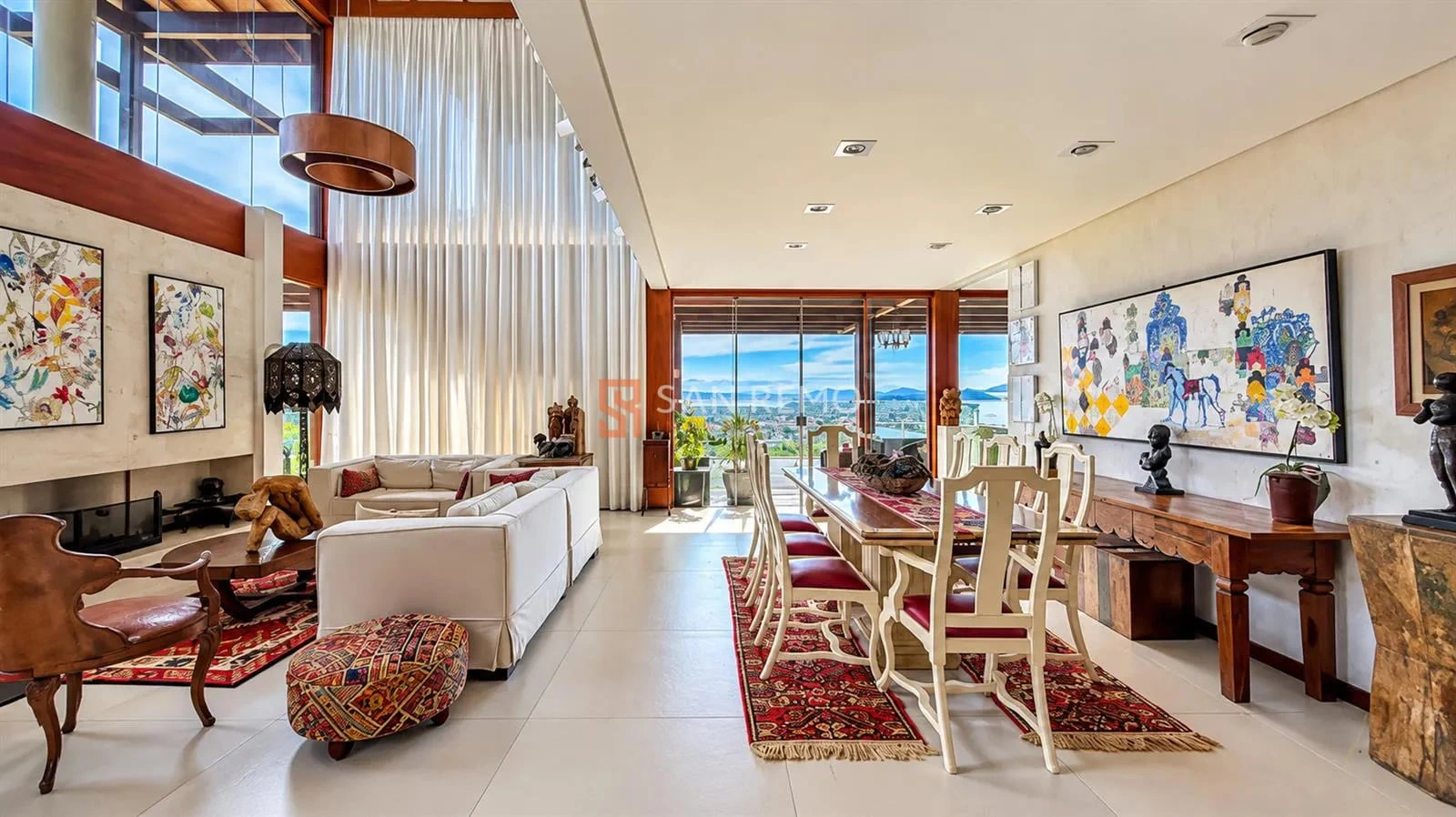 6-bedroom house with a walk-in closet in Florianópolis