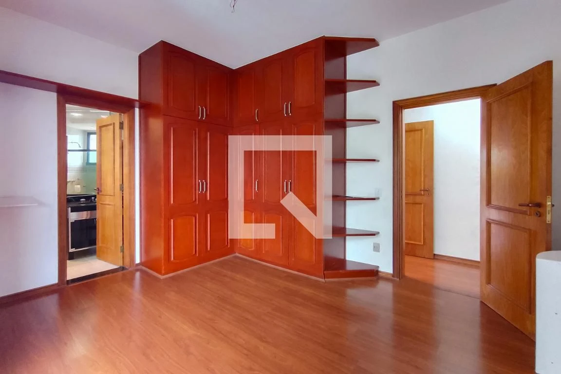 4-bedroom apartment with a water view in Rio de Janeiro — photo 39
