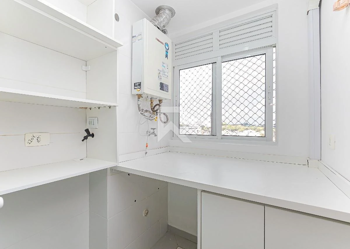 3-bedroom apartment in a building with a coworking space — photo 14