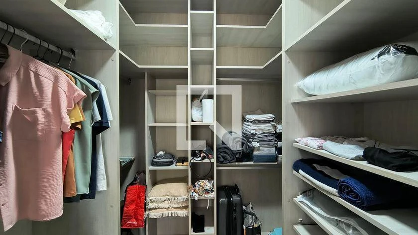 3-bedroom apartment in a building with a gym — photo 22