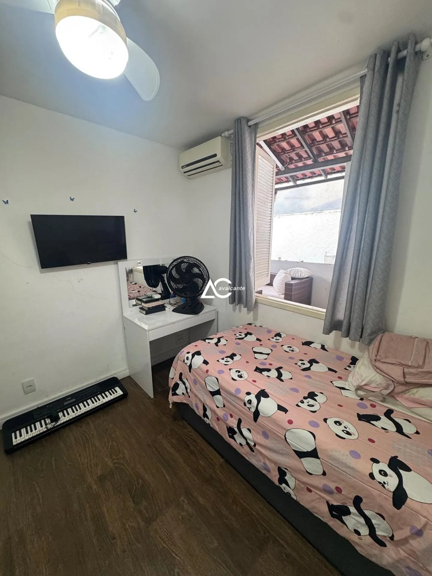 Washing machine in a 3-bedroom house, 360 m² — photo 44