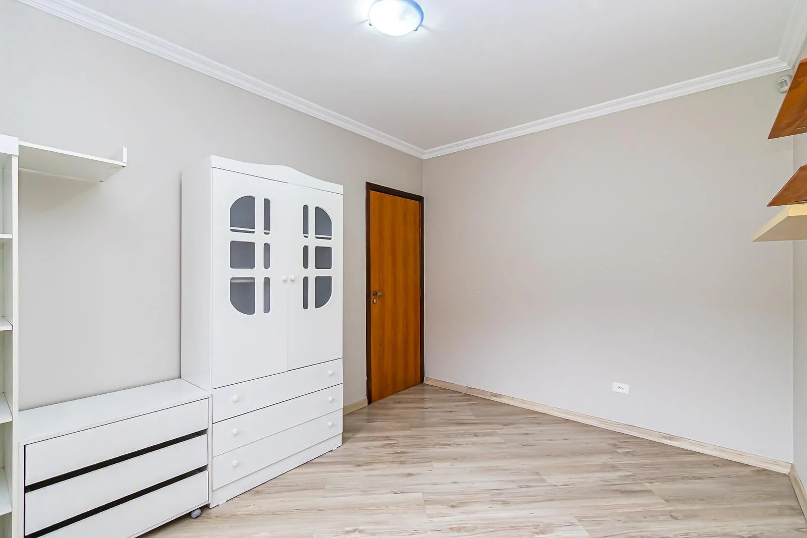 3-bedroom house with a grill on the balcony in Curitiba — photo 27