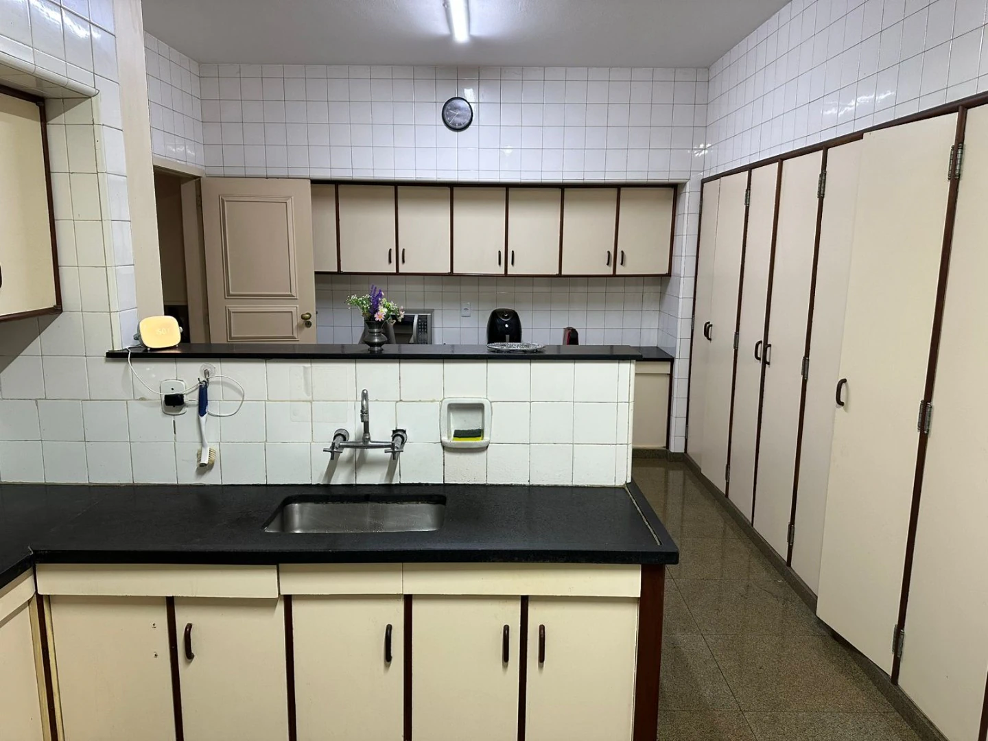 490 m² unfurnished apartment with 5 bedrooms and 3 baths — photo 14