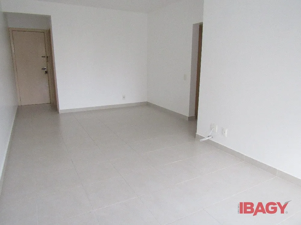 Apartment, 65 m², with a glass-enclosed balcony — photo 8