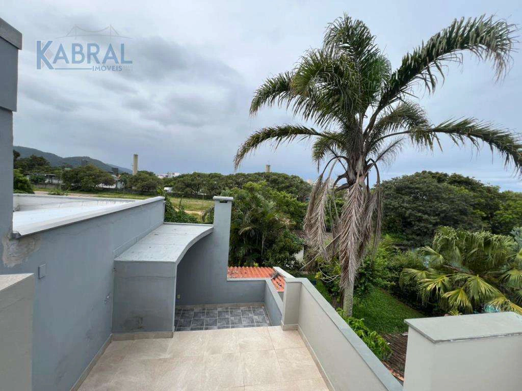 210 m² house with 3 bedrooms and 2 bathrooms