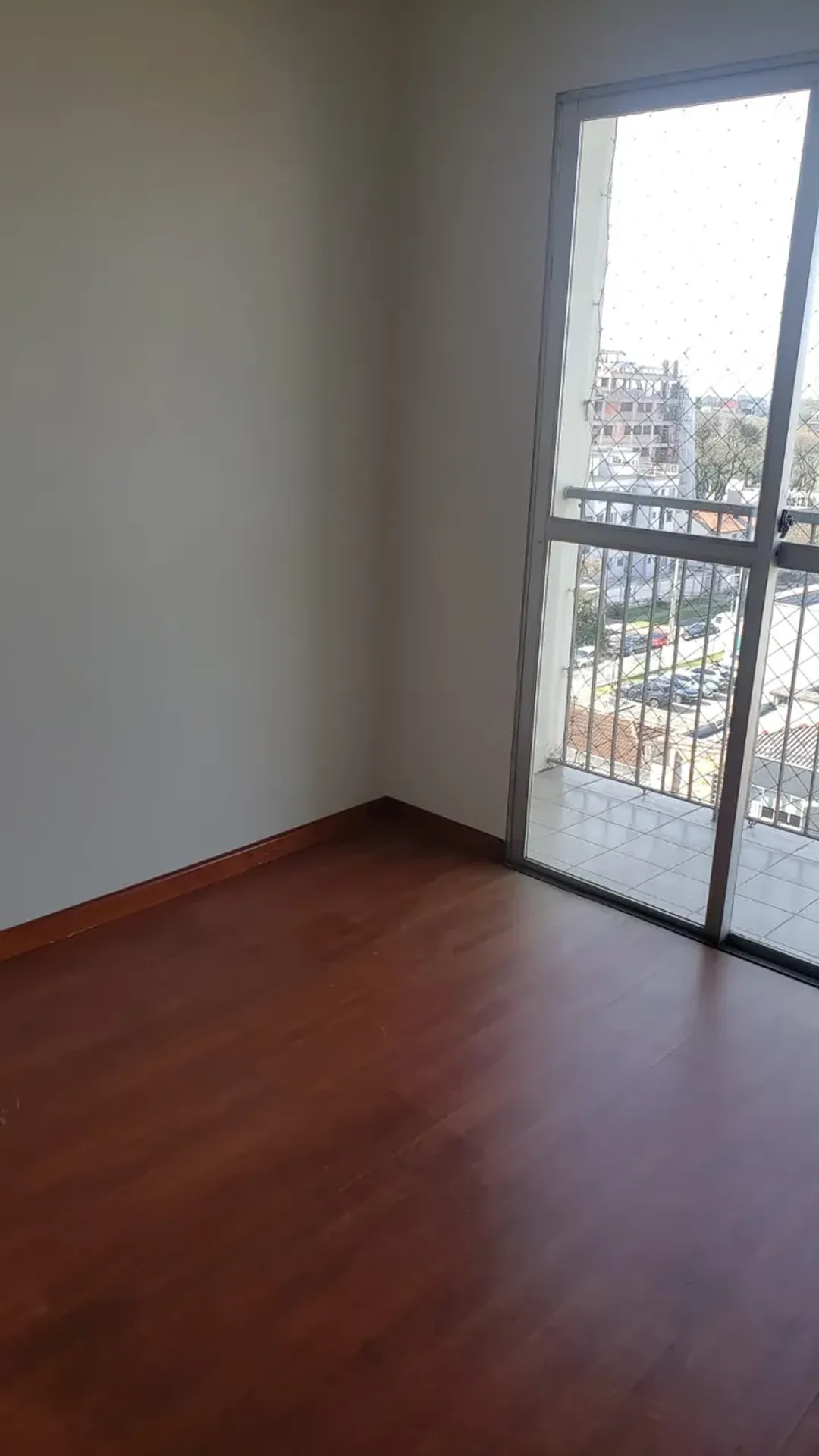 Apartamento com 2 quartos e box de vidro no banheiro — photo 21