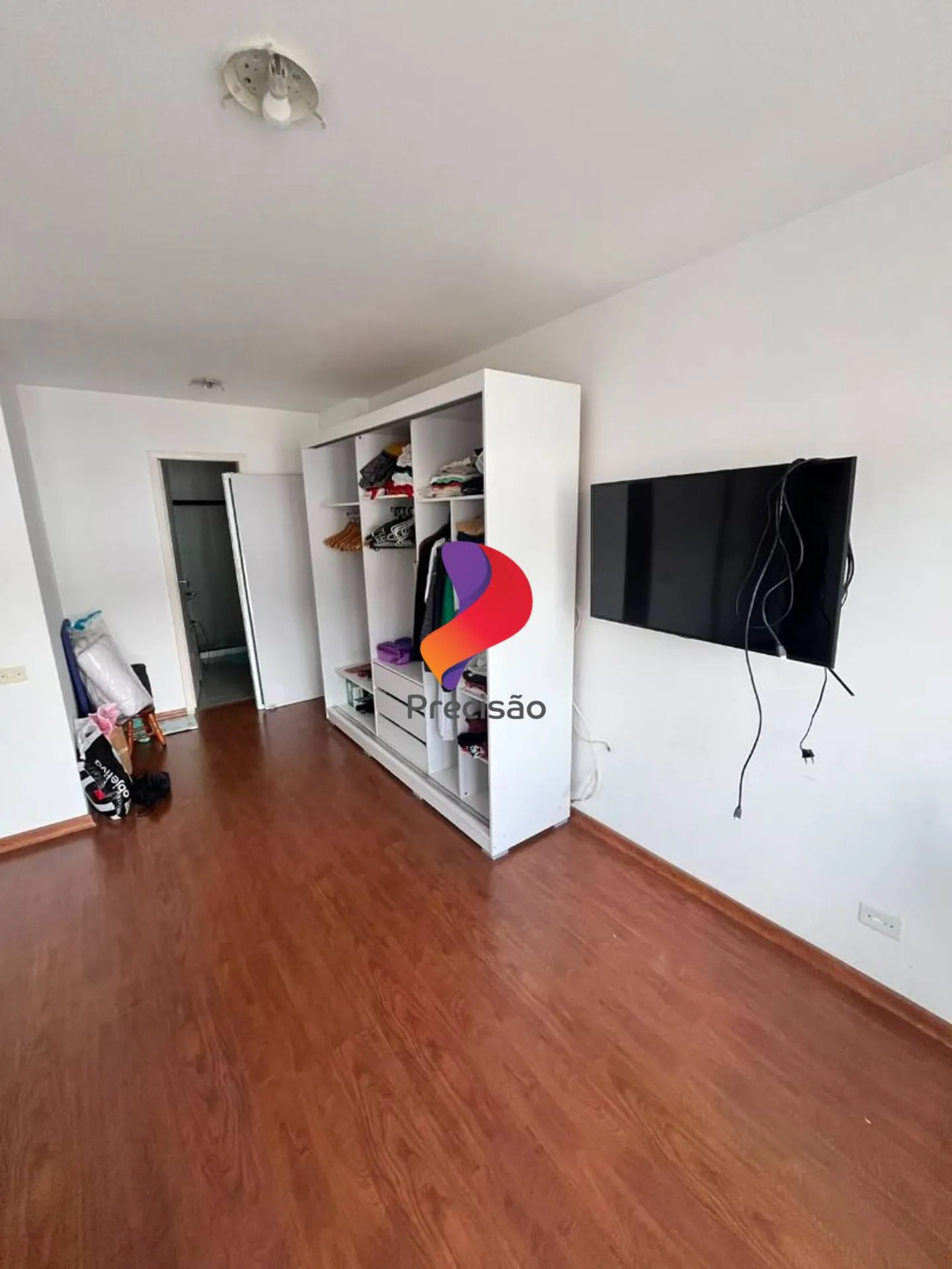 Furnished 2-bedroom apartment with a balcony — photo 21