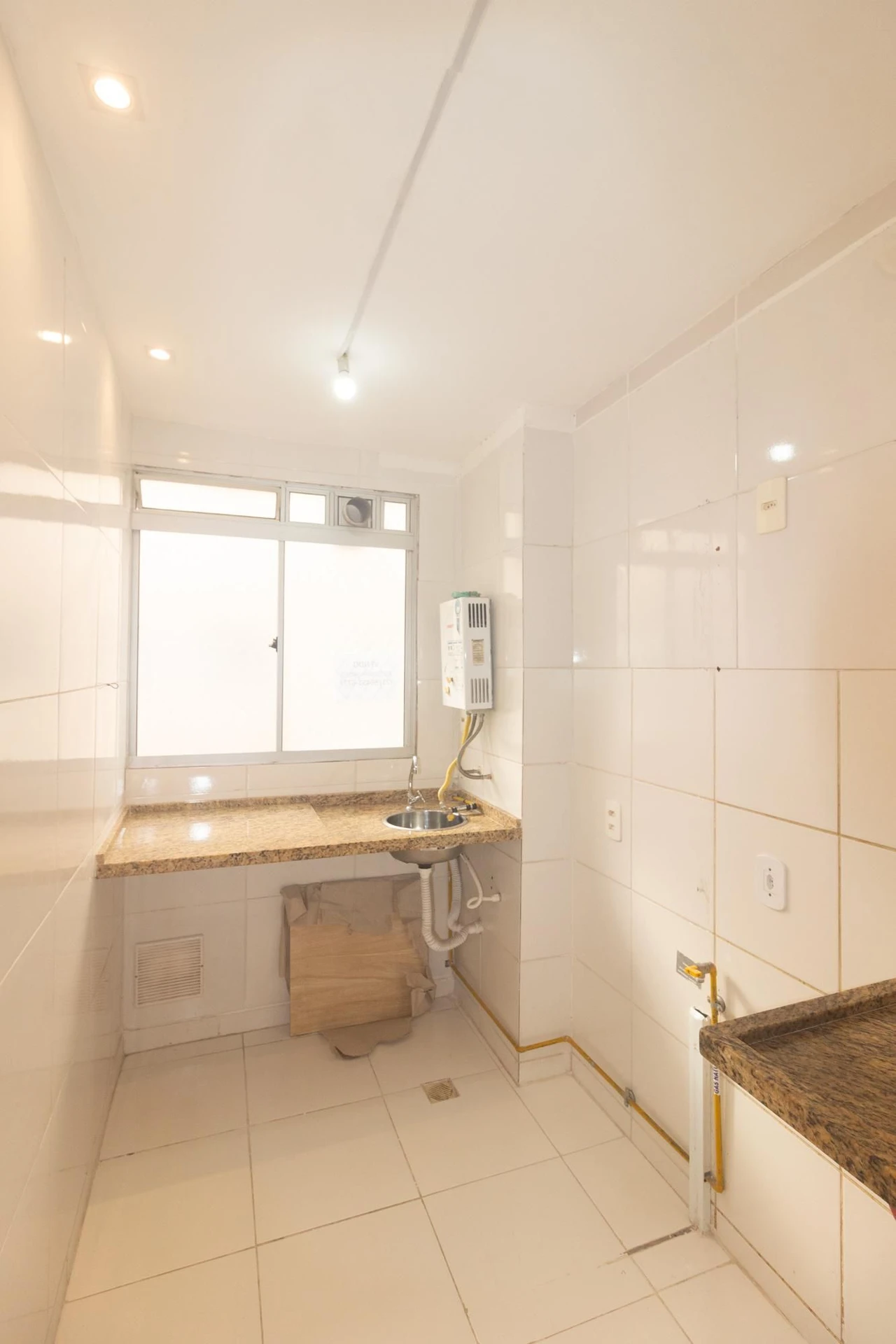 Unfurnished 2-bedroom apartment with 1 parking space — photo 30