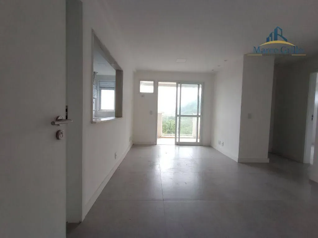 Apartamento de 1 dormitorio con balcón y lavabo — photo 10