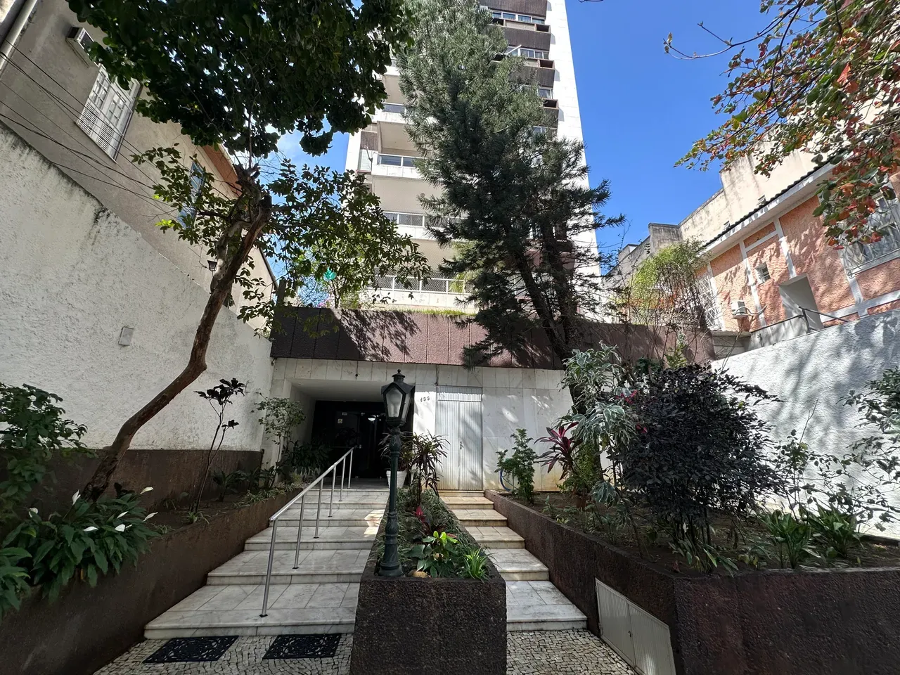 4-bedroom apartment with a mountain view — photo 10