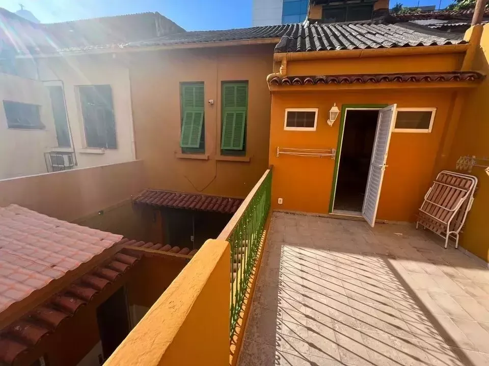 House with 3 bedrooms and a gas stove — photo 25