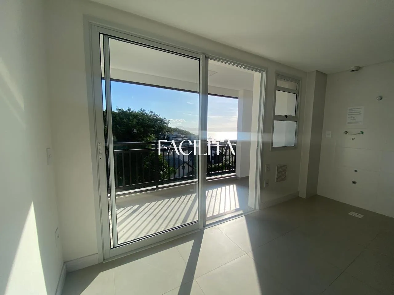 3 en-suite bedroom apartment, 163 m² and balcony — photo 3