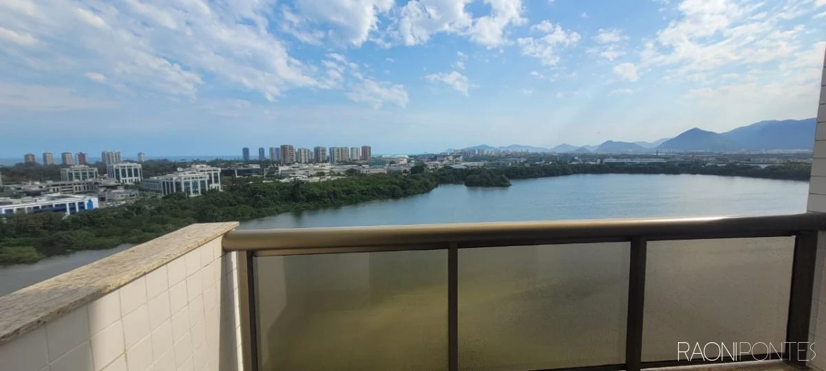 3-bedroom apartment with a water view in Rio de Janeiro — photo 26