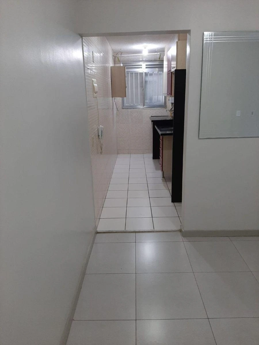 2-bedroom apartment in a building with a gym — photo 2