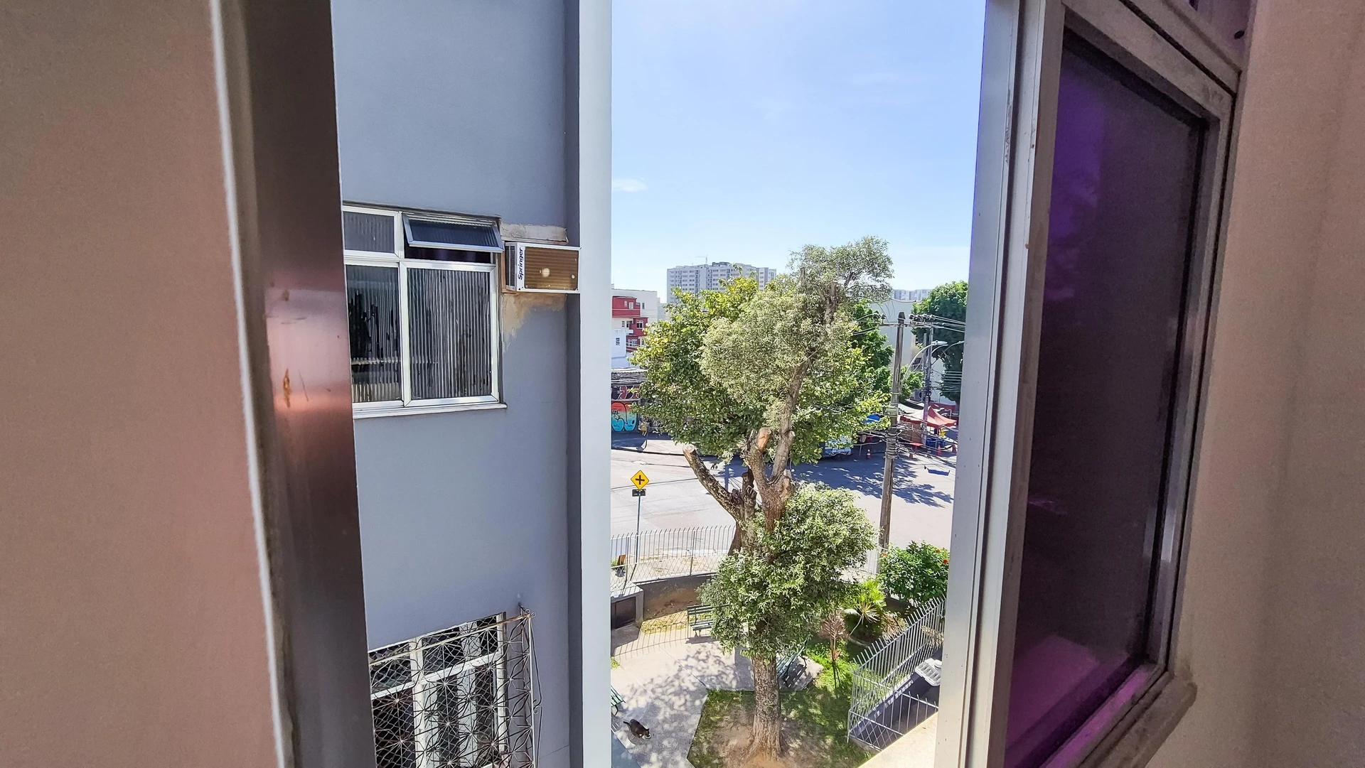 Unfurnished apartment with 2 bedrooms and 1 bathroom — photo 26