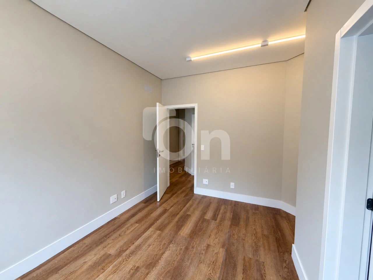 Ванна и 3 спальни: квартира 95 м² — photo 27