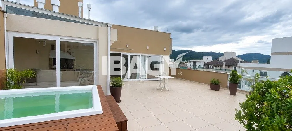 Apartment, 277 m², with a grill on the balcony — photo 10