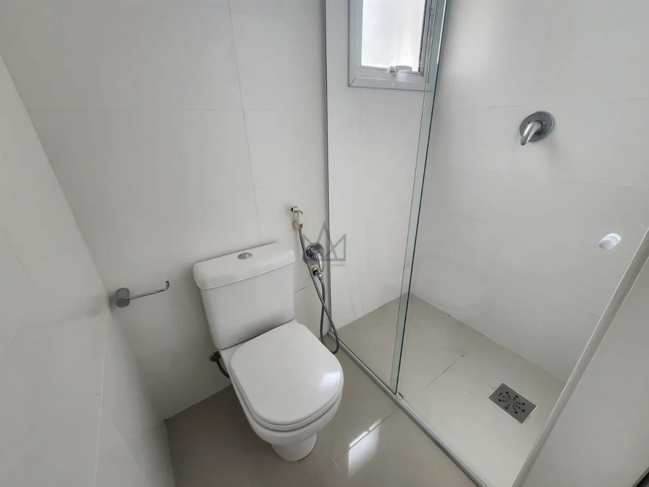 Departamento con ventanales de piso a techo en Florianópolis — photo 33