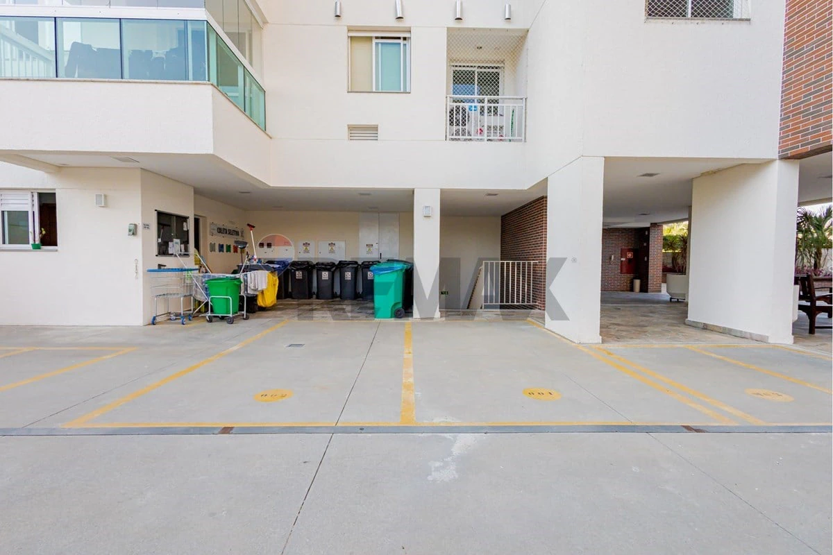 2-bedroom apartment with balcony and 2 parking spaces — photo 13