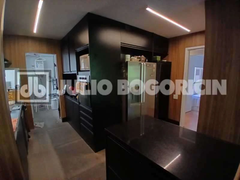 Furnished 191 m² apartment with 4 bedrooms and 2 parking — photo 22