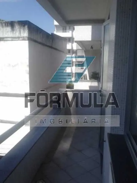 One-bedroom apartment with a mountain view in Rio de Janeiro — photo 5