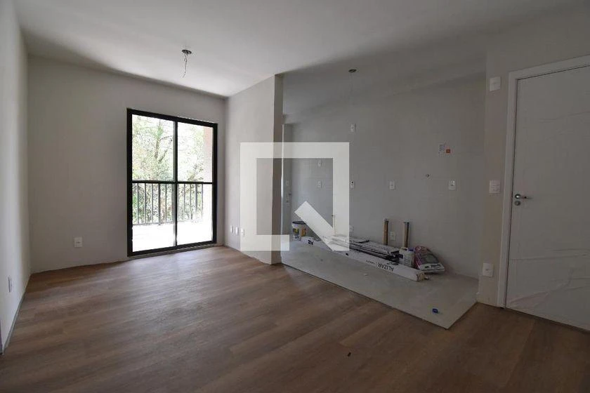Balcony with a grill in a 3-bedroom apartment, 64 m² — photo 5