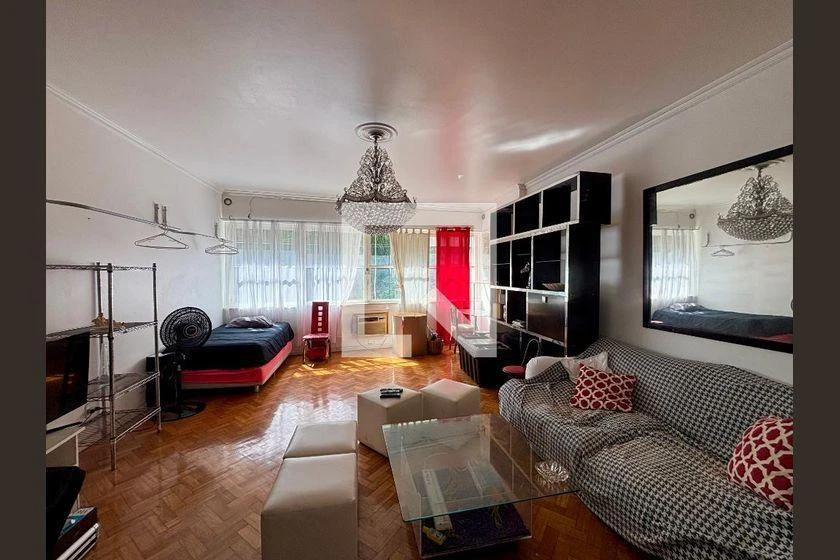 Apartamento mobiliado com 3 quartos e cozinha à parte