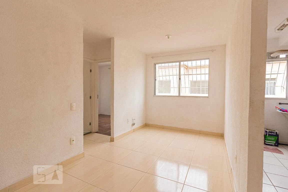 Apartamento sem mobília com cozinha fechada e 2 quartos — photo 3