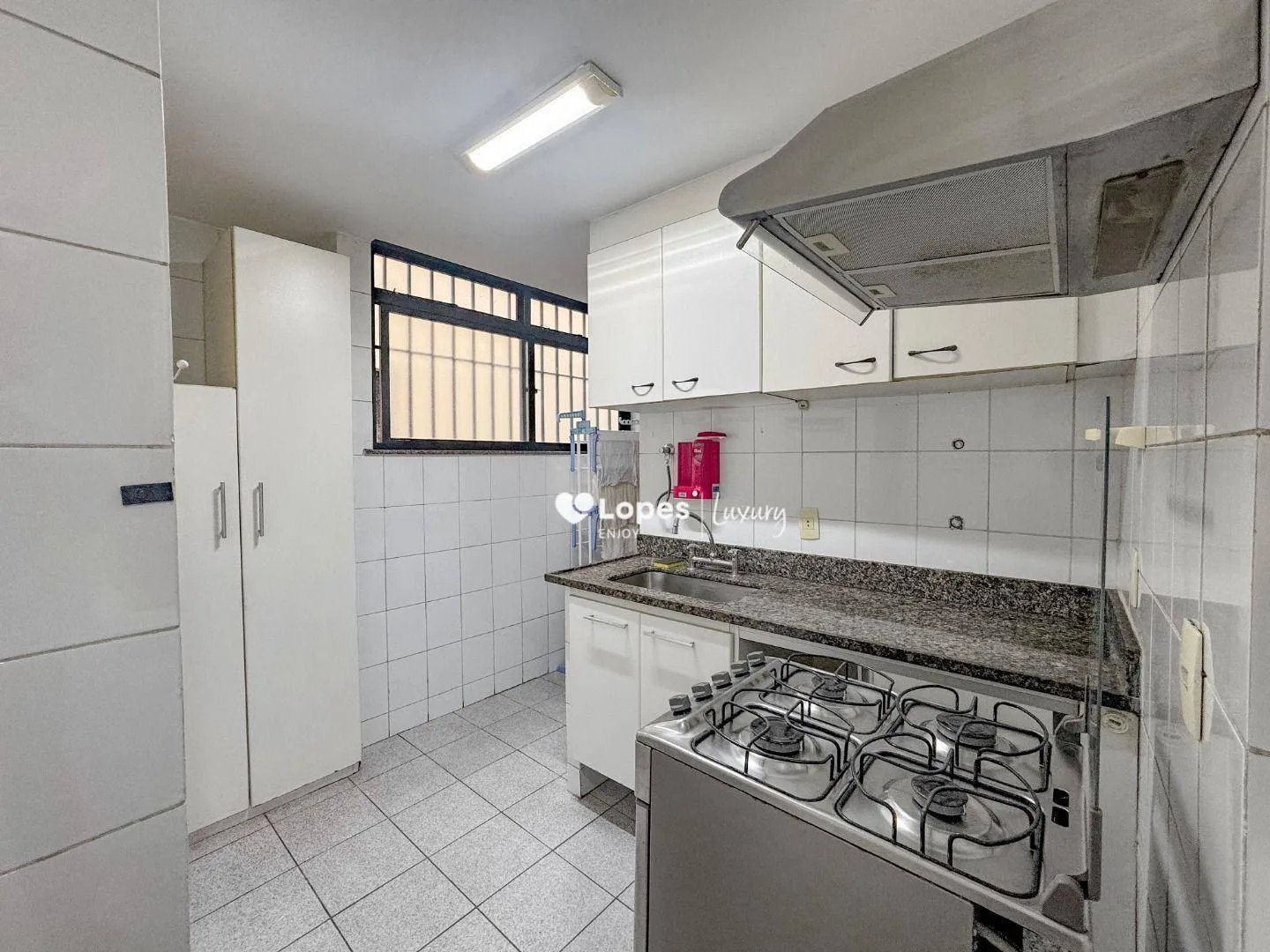 100 m² apartment with 3 bedrooms and a balcony — photo 23