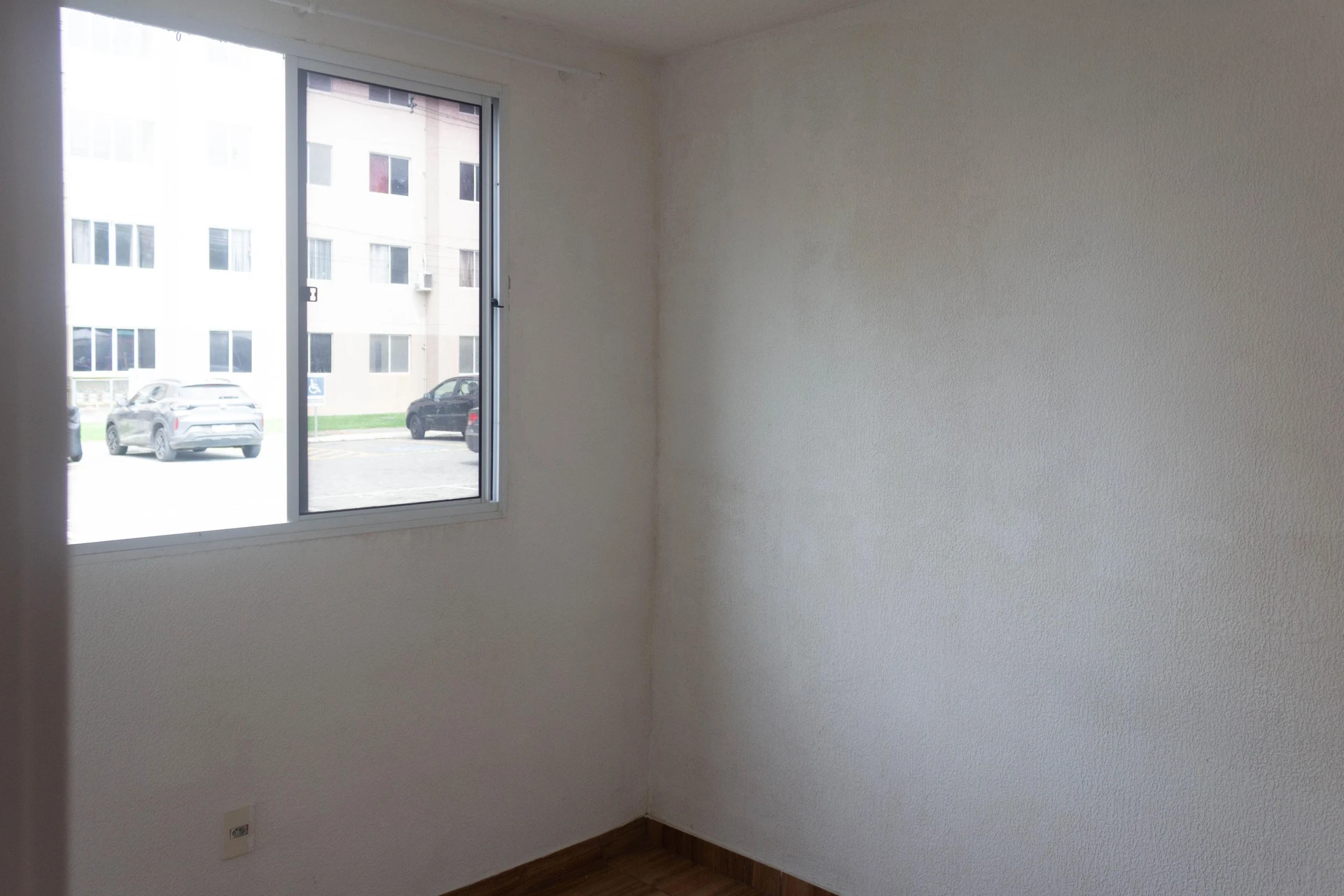 2-bedroom apartment in a building with a gym — photo 30
