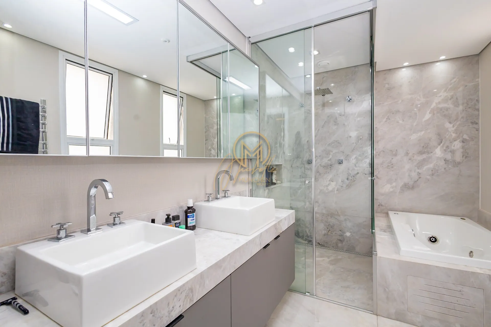 Furnished 462 m² apartment with 4 en-suite rooms — photo 99