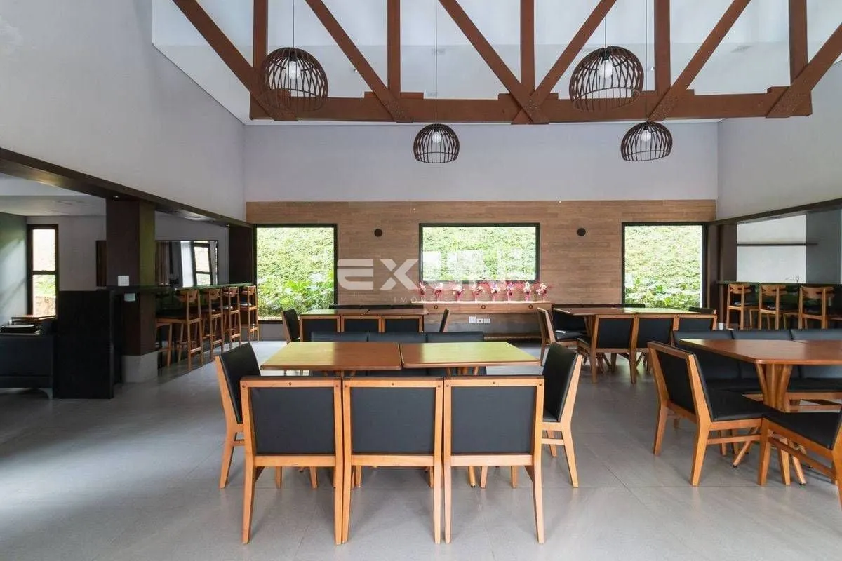 House with 5 bedrooms and 829 m² plus 4 parking spots — photo 34