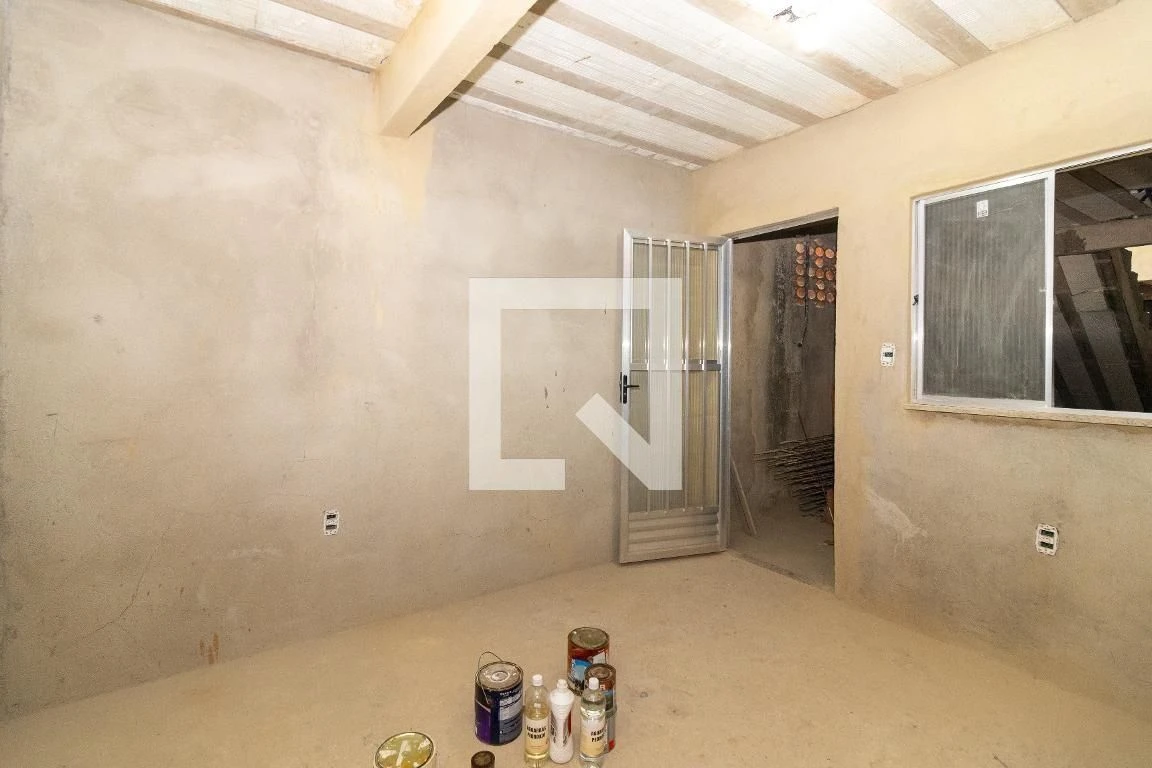 Casa sem mobília com 3 quartos e 3 banheiros, precisa reformar — photo 20