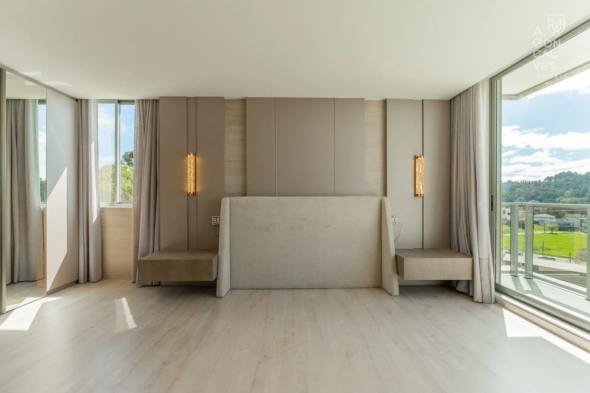 Furnished apartment with 3 suites and 257 m² — photo 76